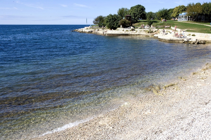 Imagen de los exteriores del Hotel Albatros Plava Laguna. Foto 9