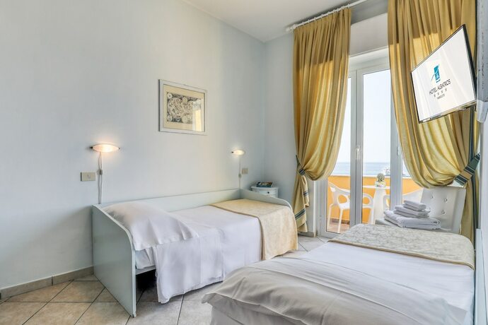 Imagen de la habitación del Hotel Albatros Varigotti. Foto 11