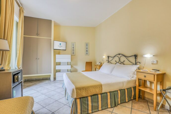 Imagen de la habitación del Hotel Albatros Varigotti. Foto 18