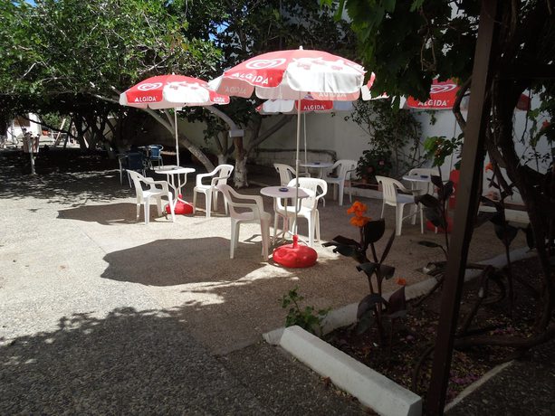 Imagen de los exteriores del Hotel Albatross, Livadi. Foto 18