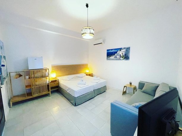 Imagen de la habitación del Hotel Albatross, Livadi. Foto 14