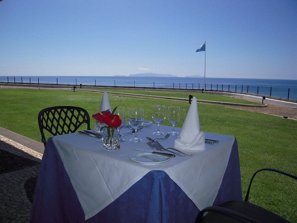 Imagen del bar/restaurante del Hotel Albatroz Beach and Yacht Club. Foto 3