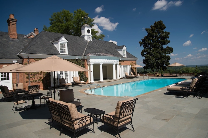 Imagen de la piscina del Hotel Albemarle Estate at Trump Winery. Foto 19