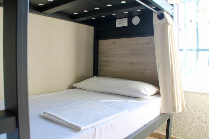 Imagen de la habitación del Hotel Alberg Costa Brava - Hostel. Foto 12