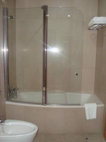 Imagen de la habitación del Hotel Albergaria Borges. Foto 12