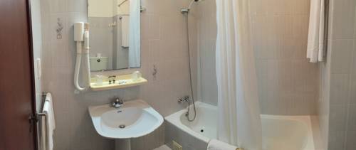 Imagen de la habitación del Hotel Albergaria Dom Manuel. Foto 5