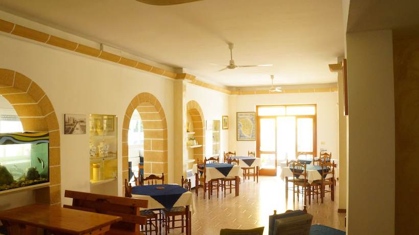 Imagen del bar/restaurante del Hotel Albergo 2 Mari. Foto 6