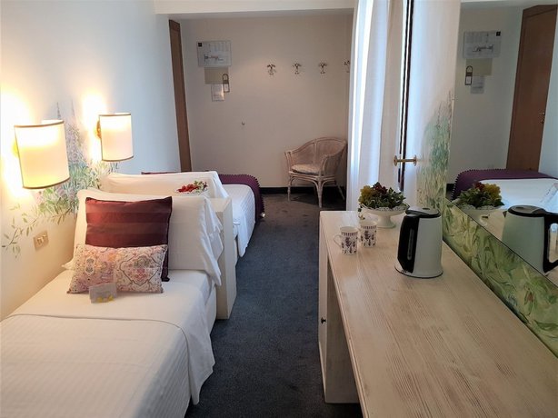 Imagen de la habitación del Hotel Albergo Al Moretto, Castelfranco Veneto. Foto 18
