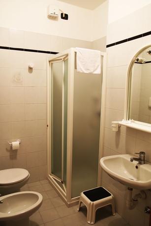 Imagen de la habitación del Hotel Albergo Al Sole, Castelnuovo del Garda. Foto 3