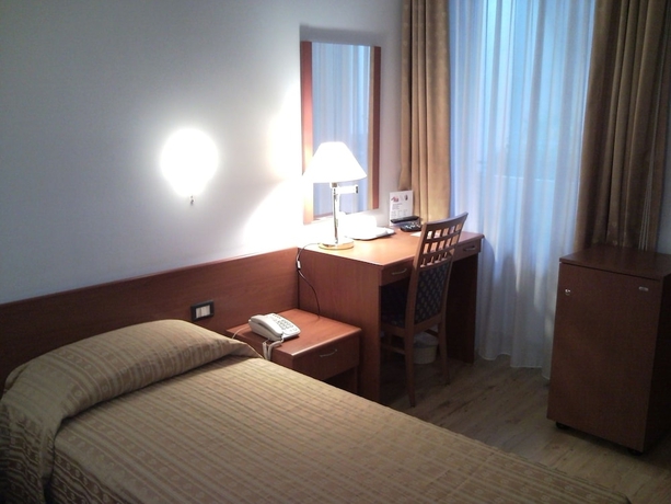Imagen de la habitación del Hotel Albergo Al Viale. Foto 6