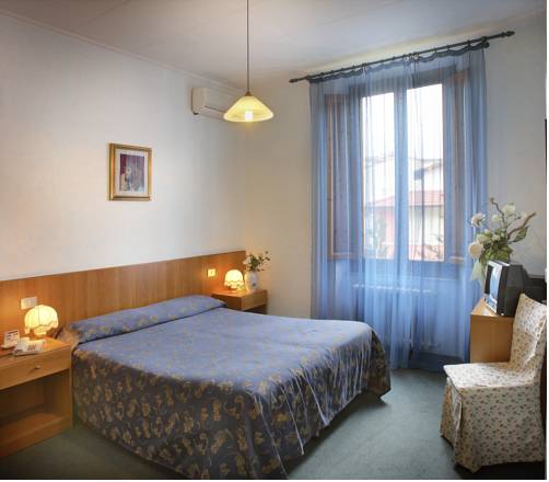 Imagen de la habitación del Hotel Albergo Alassio. Foto 10