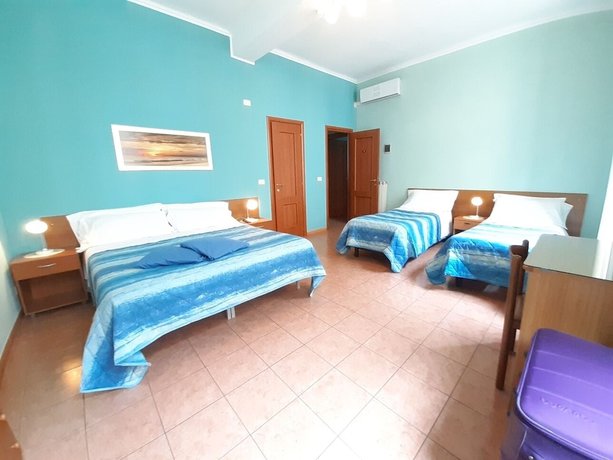 Imagen de la habitación del Hotel Albergo Alba. Foto 13