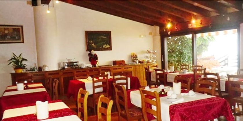 Imagen del bar/restaurante del Hotel Albergo Alla Pineta. Foto 4
