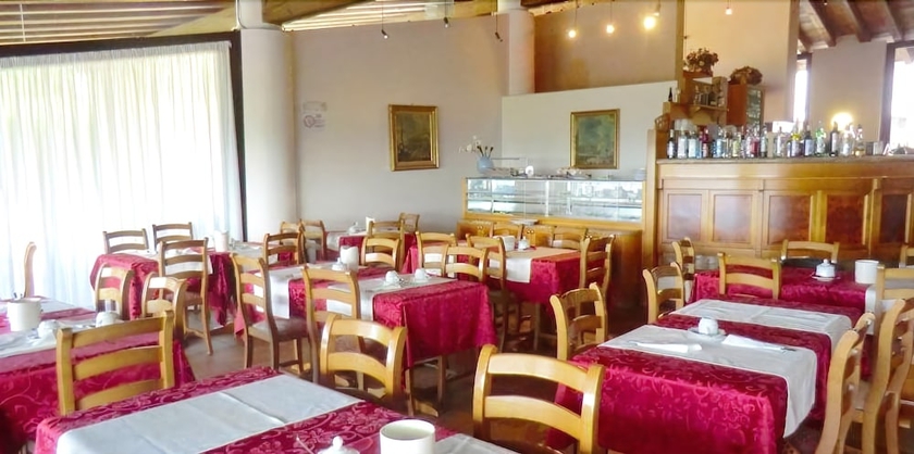 Imagen del bar/restaurante del Hotel Albergo Alla Pineta. Foto 5