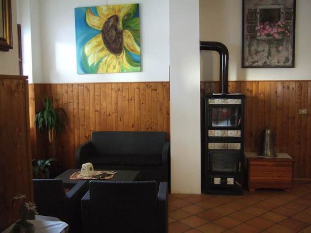Imagen de los interiores del Hotel Albergo Alla Posta, Vito d'Asio. Foto 15