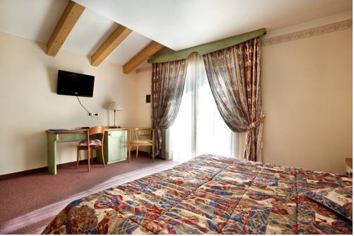 Imagen de la habitación del Hotel Albergo Alla Rosa. Foto 11