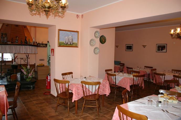 Imagen del bar/restaurante del Hotel Albergo Alle Alpi. Foto 6