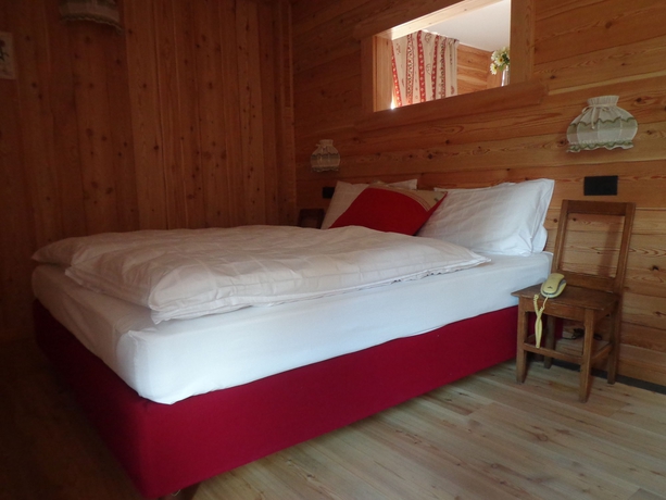 Imagen de la habitación del Hotel Albergo Alpenrose Skiandbike Mountain. Foto 4