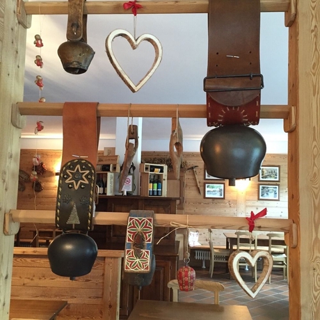 Imagen de los interiores del Hotel Albergo Alpenrose Skiandbike Mountain. Foto 11