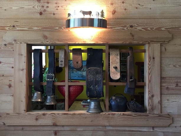 Imagen de los interiores del Hotel Albergo Alpenrose Skiandbike Mountain. Foto 12