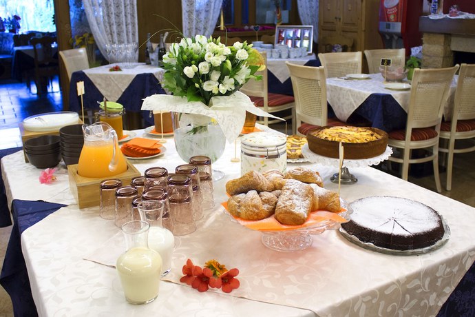 Imagen del bar/restaurante del Hotel Albergo Alt Spaur. Foto 5