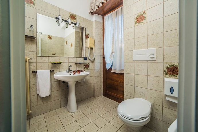 Imagen de la habitación del Hotel Albergo Alt Spaur. Foto 18