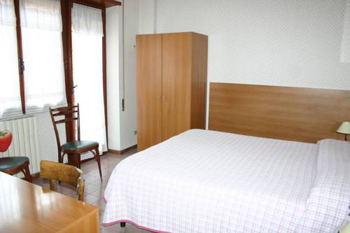 Imagen de la habitación del Hotel Albergo Anna, Aeropuerto de Roma-Ciampino. Foto 2