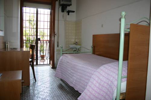 Imagen de la habitación del Hotel Albergo Anna, Aeropuerto de Roma-Ciampino. Foto 15