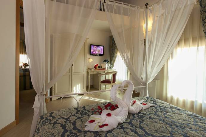 Imagen de la habitación del Hotel Albergo Antica Corte Marchesini. Foto 8