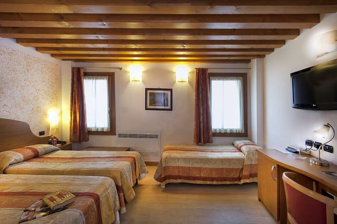 Imagen de la habitación del Hotel Albergo Antica Corte Marchesini. Foto 9