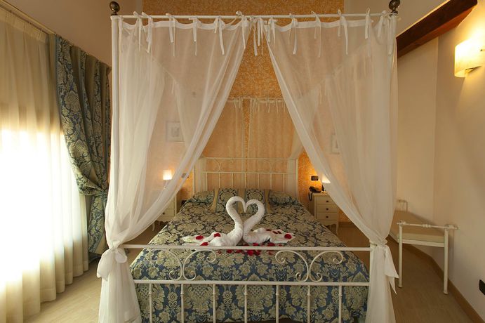 Imagen de la habitación del Hotel Albergo Antica Corte Marchesini. Foto 13