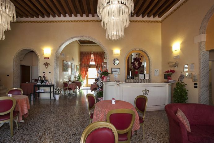 Imagen de los interiores del Hotel Albergo Antica Corte Marchesini. Foto 19