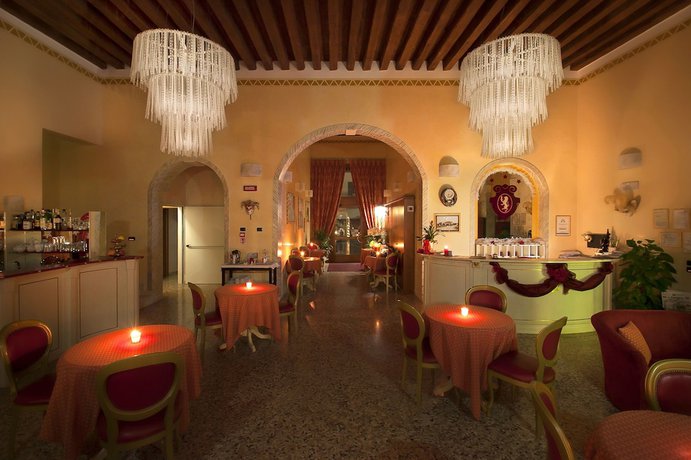 Imagen de los interiores del Hotel Albergo Antica Corte Marchesini. Foto 20
