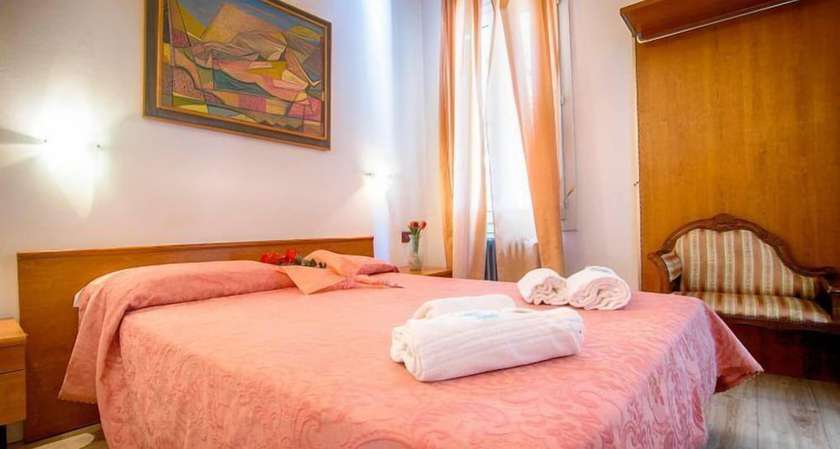 Imagen de la habitación del Hotel Albergo Antico Capon. Foto 6