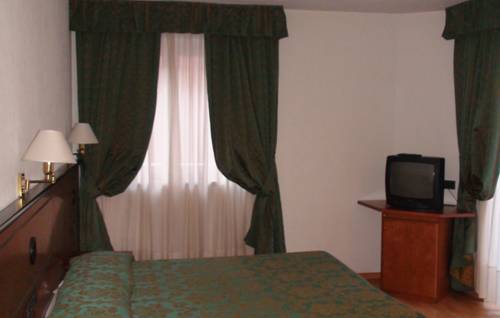 Imagen de la habitación del Hotel Albergo Aprica Garni. Foto 12