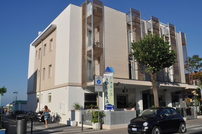 Imagen de los exteriores del Hotel Albergo Aquila, Rimini. Foto 4