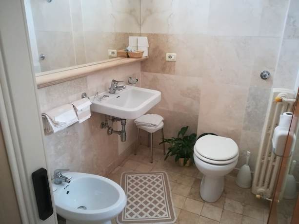 Imagen de la habitación del Hotel Albergo Argentina Srl. Foto 7
