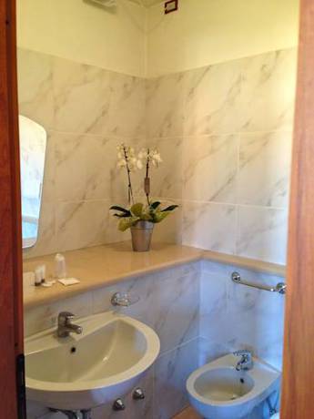 Imagen de la habitación del Hotel Albergo Arilica. Foto 2