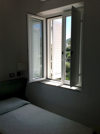 Imagen de la habitación del Hotel Albergo Atlantic Ischia. Foto 2