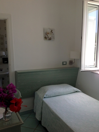 Imagen de la habitación del Hotel Albergo Atlantic Ischia. Foto 3