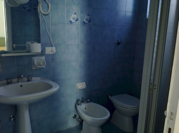 Imagen de la habitación del Hotel Albergo Atlantic Ischia. Foto 8