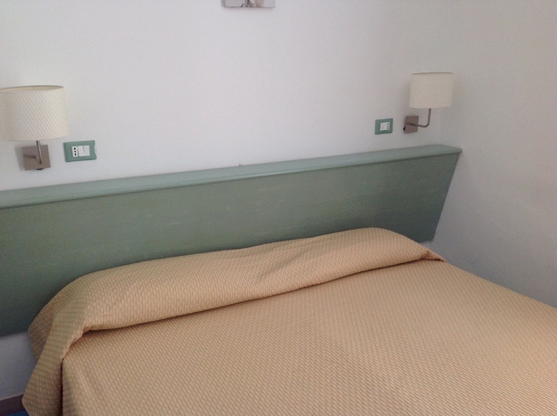 Imagen de la habitación del Hotel Albergo Atlantic Ischia. Foto 9