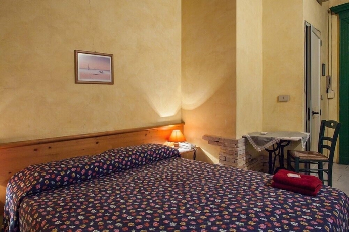 Imagen de la habitación del Hotel Albergo Aurora, CAGLIARI. Foto 6