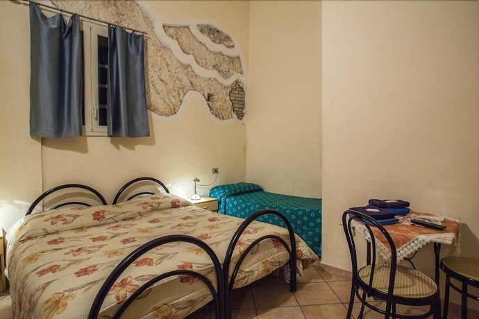 Imagen de la habitación del Hotel Albergo Aurora, CAGLIARI. Foto 7