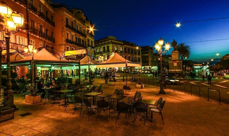 Imagen del bar/restaurante del Hotel Albergo Aurora, CAGLIARI. Foto 2