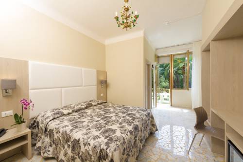 Imagen de la habitación del Hotel Albergo Battelli. Foto 4