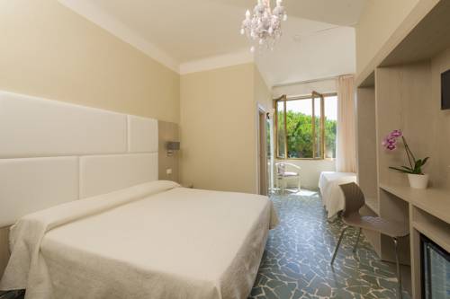 Imagen de la habitación del Hotel Albergo Battelli. Foto 5
