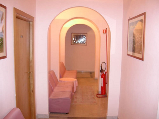 Imagen de los interiores del Hotel Albergo Bellavista, Latina. Foto 16