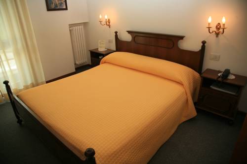 Imagen de la habitación del Hotel Albergo Benito. Foto 5