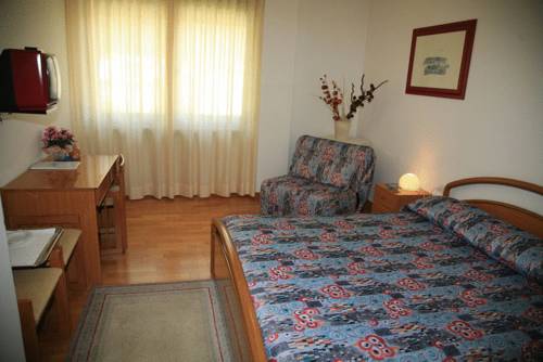 Imagen de la habitación del Hotel Albergo Benito. Foto 7